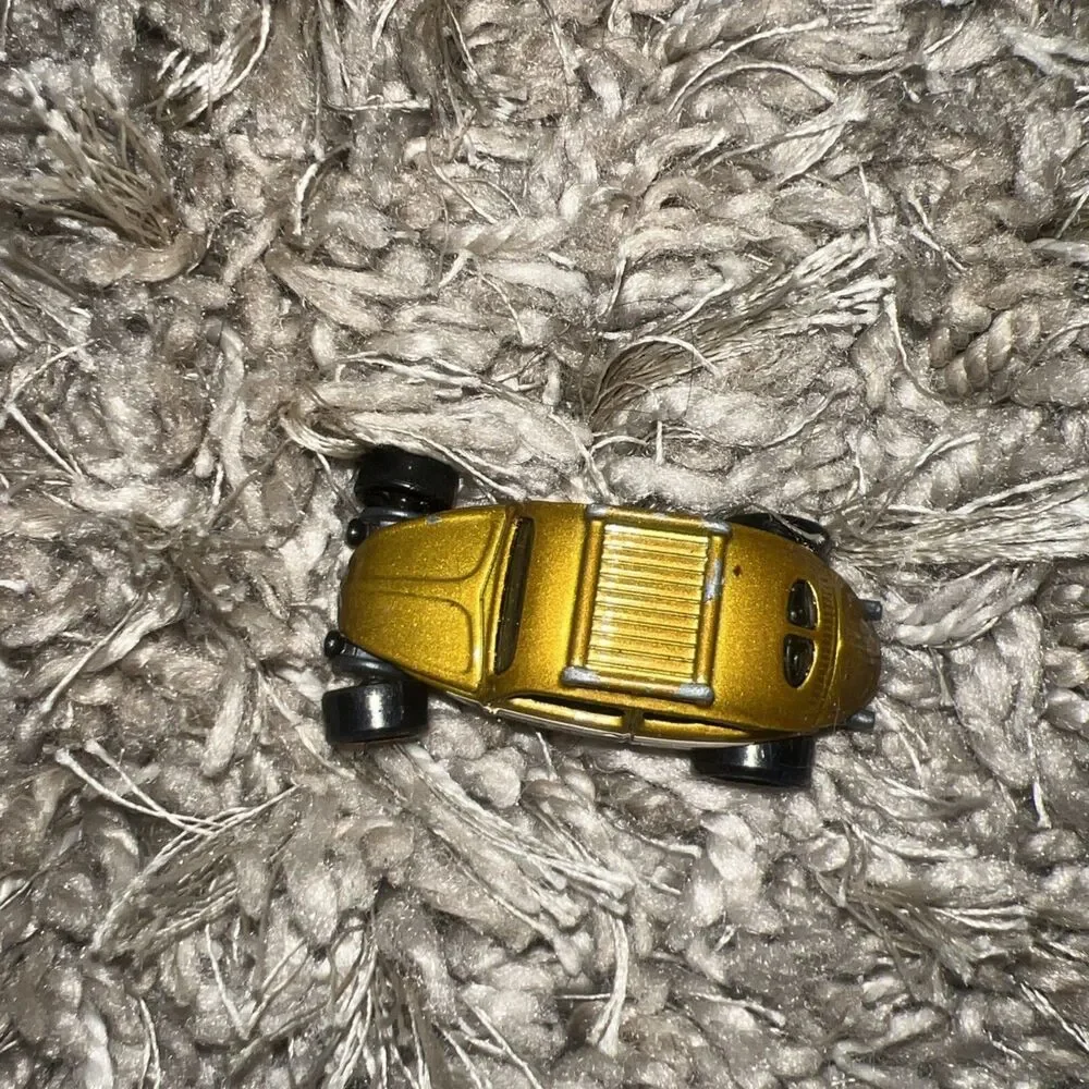 LOOSE 2023 HOT WHEELS GOLD CUSTOM VOLKSWAGEN BEETLE EXCLUSIVE from multipack